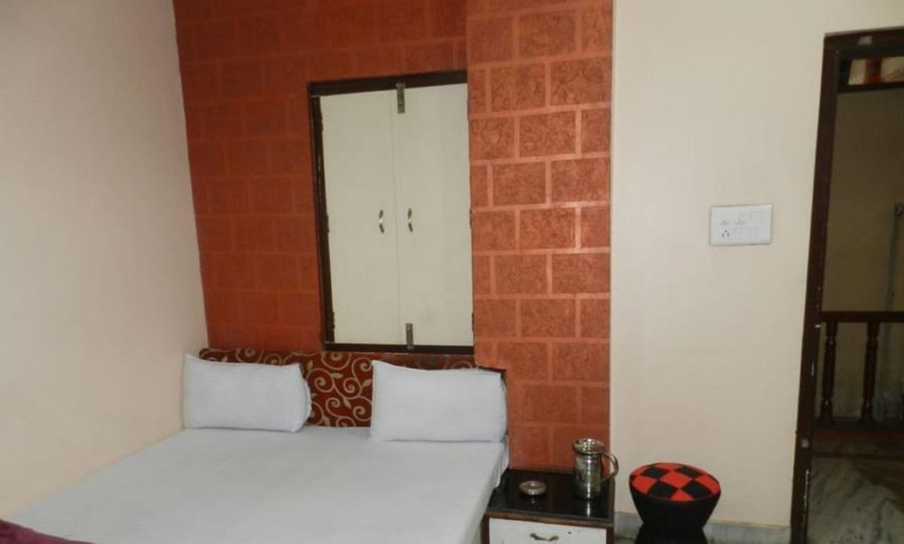 Hotel Lovely Аджмер Экстерьер фото